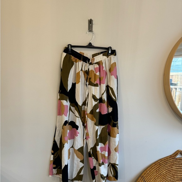 Vince Camuto medium floral linen blend flare pants - Picture 3 of 6